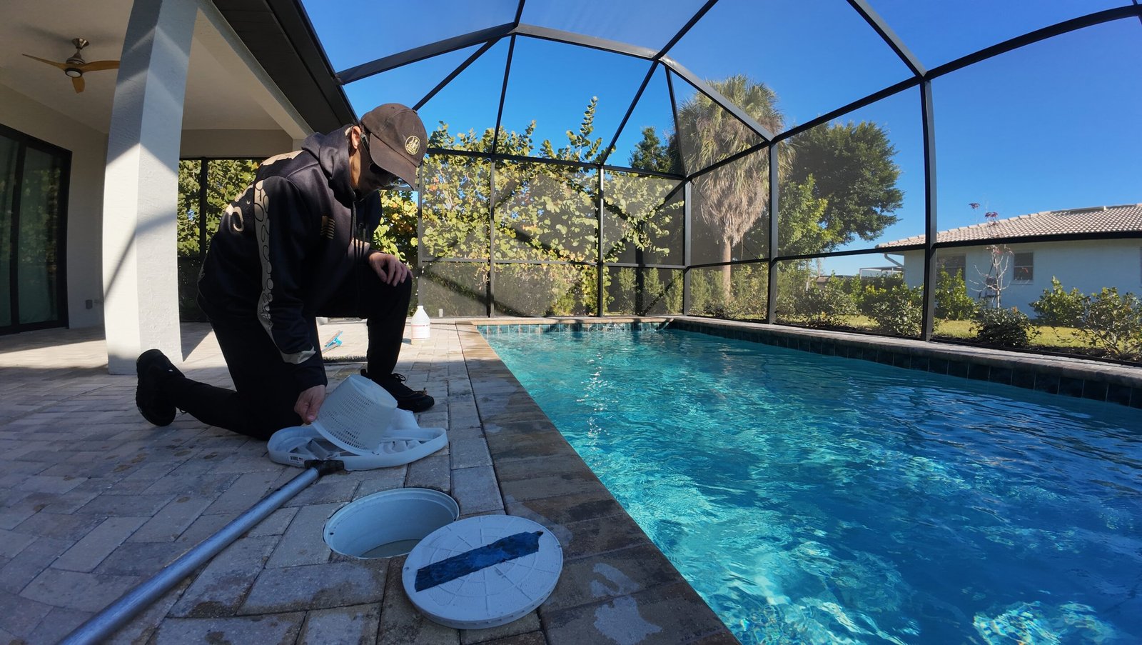 Baskets emptied during service